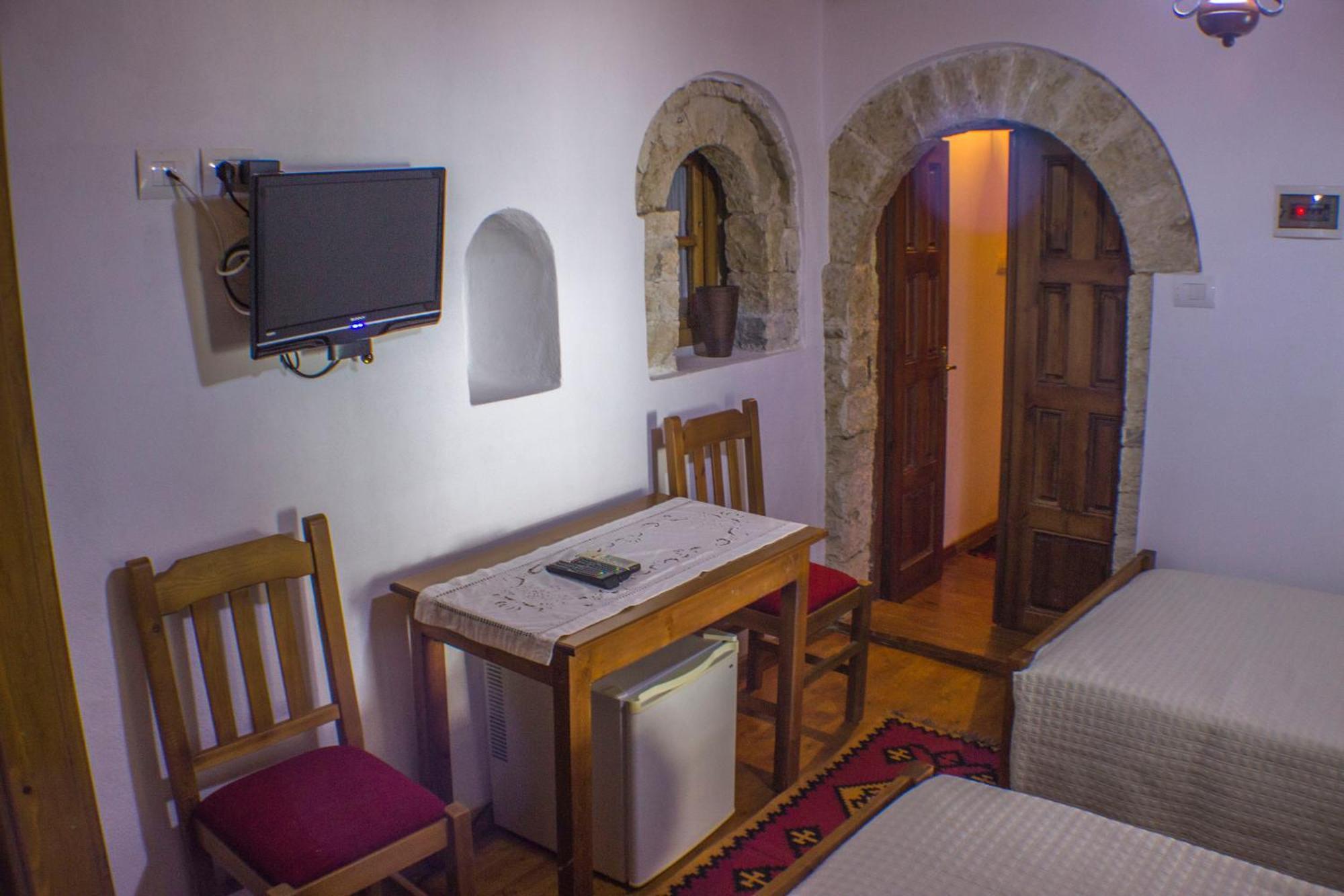 Old Bazaar 1790 Hotel Gjirokastër Стая снимка